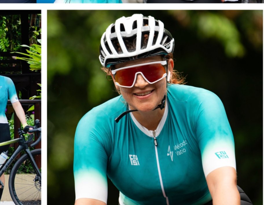 Ciclista del equipo Método Vatio con casco y lentes
